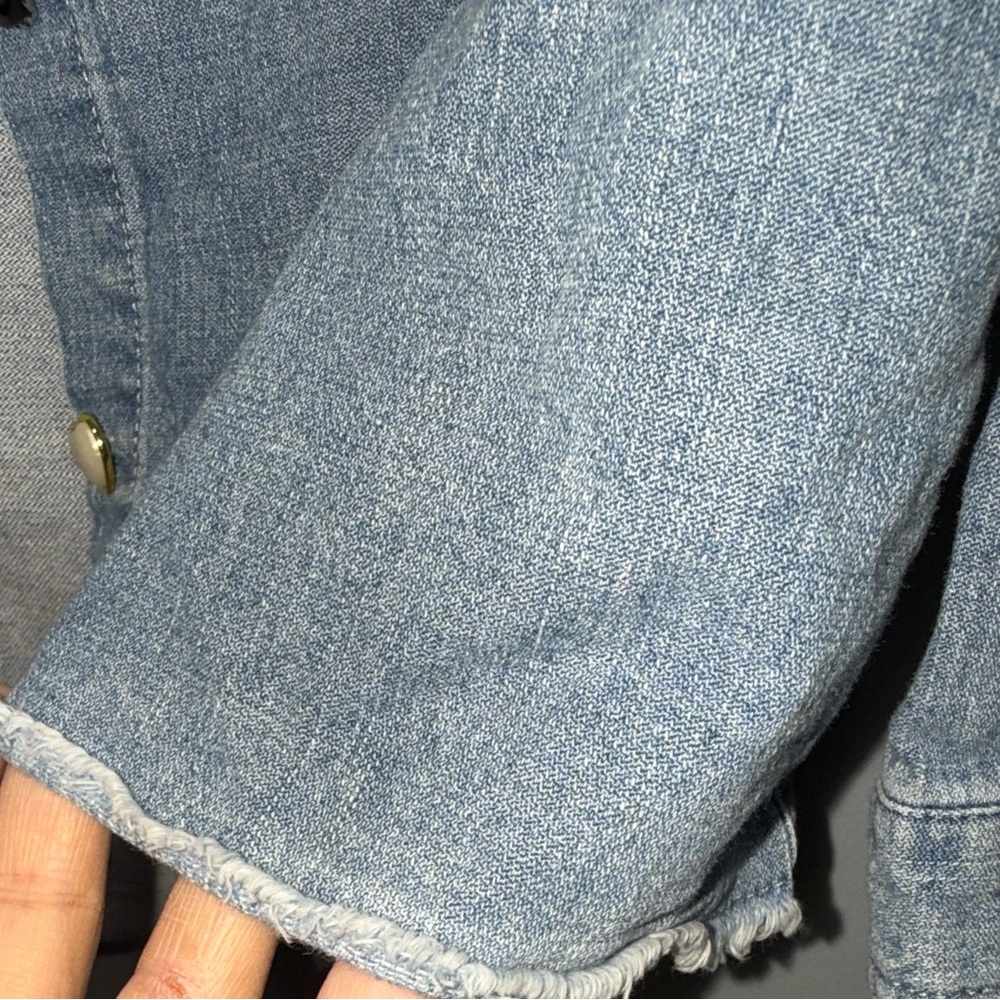 Democracy Ombré Denim Blue Top with cute Buttons size xs  EUC - Picture 5 of 11